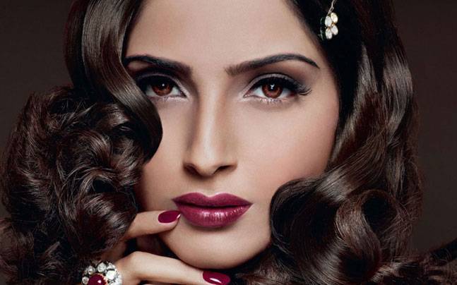 شاہ رخ میرے ساتھ کام کرنا نہیں چاہتے ہیں: سونم