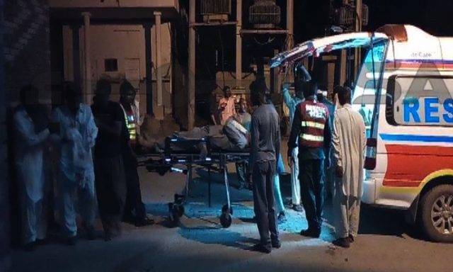 پنڈی بھٹیاں: موٹروے پر تفریح کیلئے جانے والی طلبہ کی بس الٹ گئی ، 6 زخمی