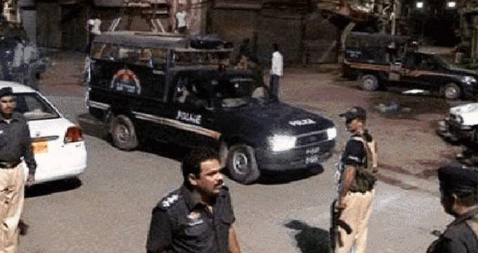 کراچی میں پولیس کی کارروائی، 4 افراد گرفتار ،مقابلے میں ایک ملزم ہلاک