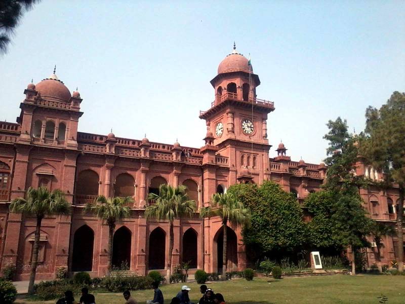 پنجاب یونیورسٹی سوشل ورک ڈیپارٹمنٹ کے سربراہ کی تعیناتی کیخلاف درخواست پر وائس چانسلر اور رجسٹرار سے جواب طلب 