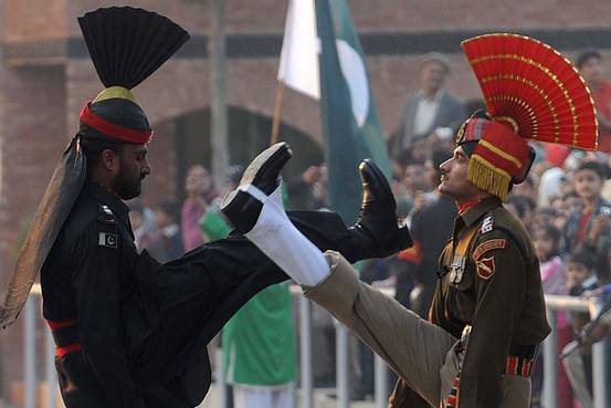 بھارتی جارحیت:پاکستان کا سفارتی تعلقات ختم یامحدودکرنے پر غور