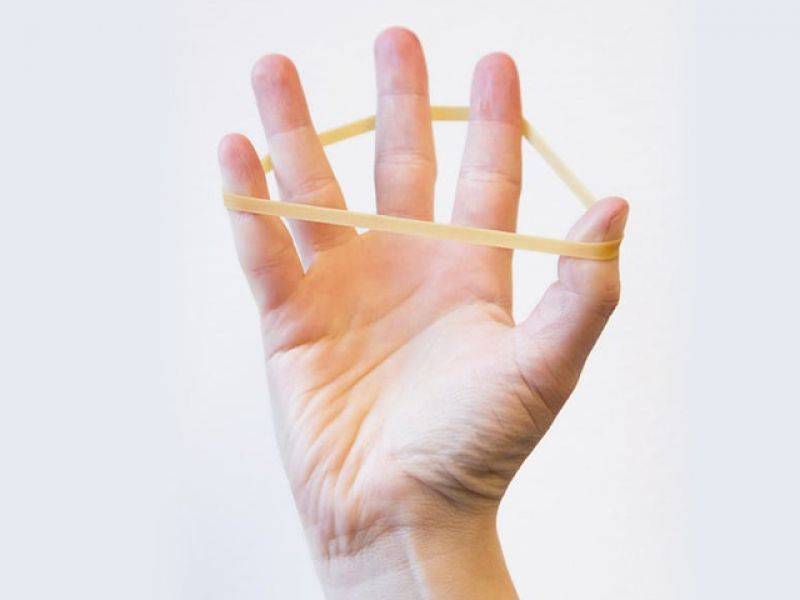 انگلیوں پر اس طریقے سے ربر بینڈ لگانے سے آپ کے جسم میں ایسی تبدیلی آئے گی کہ آپ یہ عادت پختہ کرلیں گے