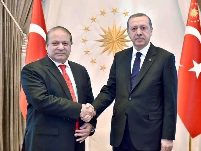  وزیراعظم نواز شریف نے ترک سرمایہ کاروں کو پاک چین اقتصادی راہداری منصوبے میں شمولیت کی دعوت دیے دی