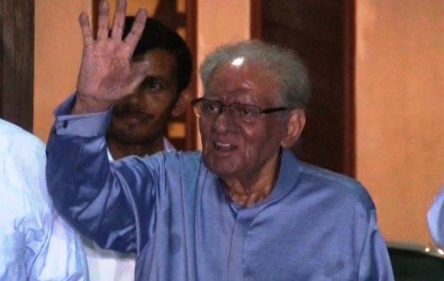 گورنر سندھ نے ہسپتال کو دفتر بنا لیا