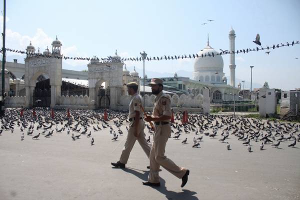 سری نگر: کشمیریوں کو  مسلسل 19 ویں جمعہ کو جامعہ مسجد میں نماز پڑھنے سے روک دیا گیا