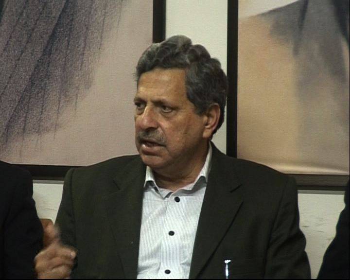 حامد خان کی پانامہ کیس میں پی ٹی آئی کے کیس کی پیروی سے معذرت کر دی