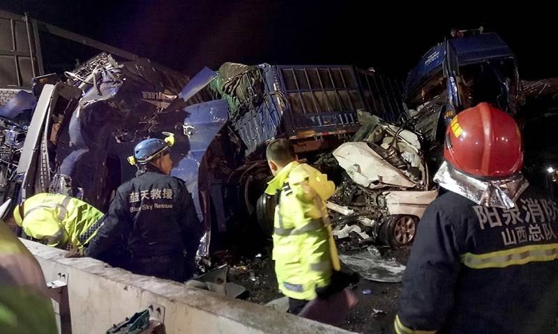 چین اور تھائی لینڈ میں دو مختلف ٹریفک حادثات میں 35 افراد ہلاک اور درجنوں زخمی ہوگئے۔ 