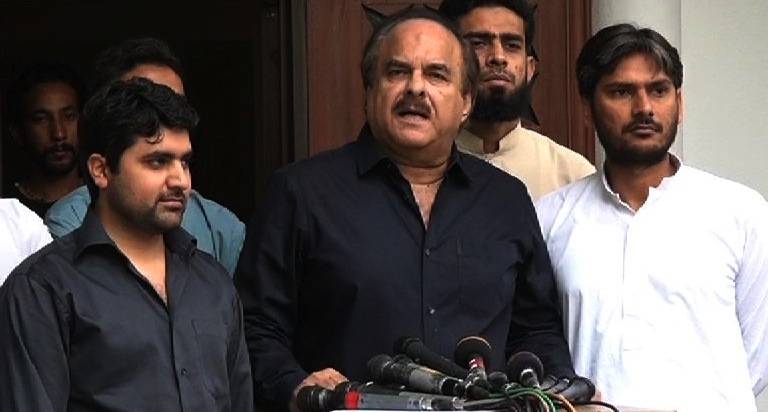 پی ٹی آئی نے نعیم الحق کو پارٹی ترجمان کے عہدے سے ہٹا دیا