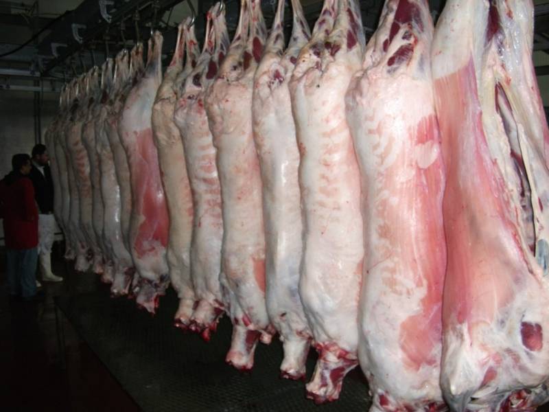 کوالالمپور , کتے کا گوشت فروخت کرنے والے دو پاکستانی ریسٹورنٹس پر چھاپہ