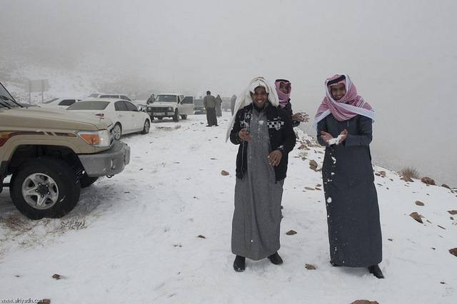 سعودی عرب : میدانوں اور ریگ زاروں نے سفید چادر اوڑھ لی