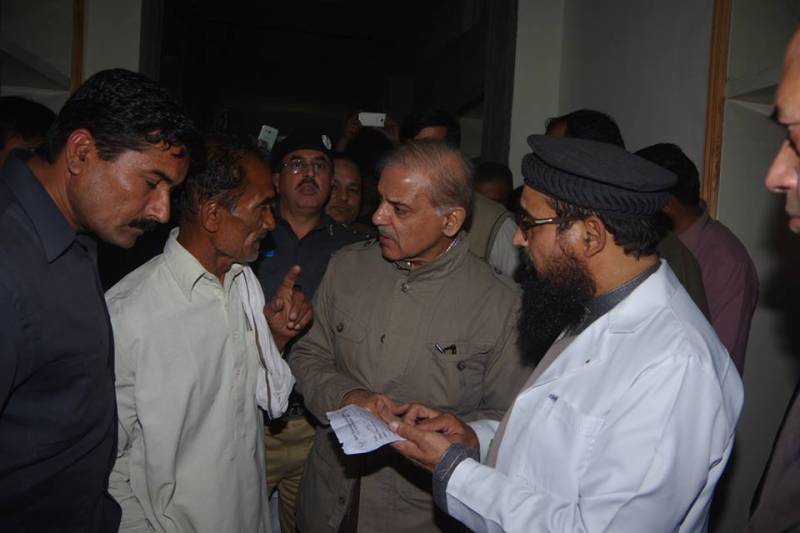  شہبازشریف کا بغیر کسی اطلا ع کے ڈسٹرکٹ ہیڈ کوارٹر ہسپتال ساہیوال کا اچانک دورہ 