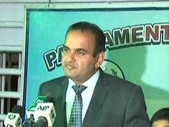 سندھ اسمبلی مذہب تبدیل بل ،پارلیمنٹ ہاؤس کے باہر ڈاکٹر رمیش کمار اور امیر جماعت اسمبلی سینیٹر سراج الحق کا آمنا سامنا