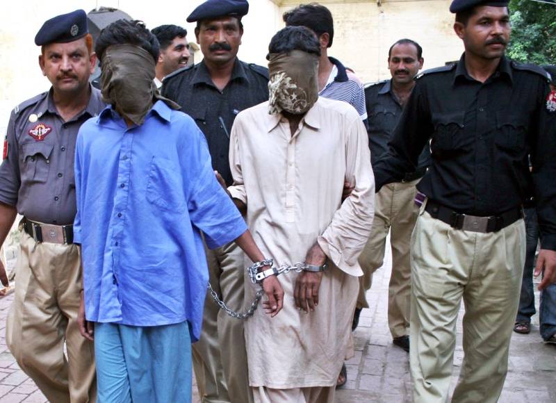 کراچی:مختلف علاقوں میں پولیس کی کارروائی،9اشتہاری ملزم گرفتار 