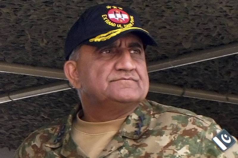آرمی چیف جنرل باجوہ کی جی ایچ کیو آمد، یادگار شہدا پر حاضری