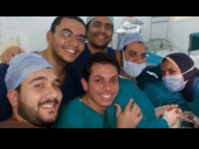 مصر میں آپریشن کے دوران سیلفی لینے پر ڈاکٹرسمیت عملہ معطل