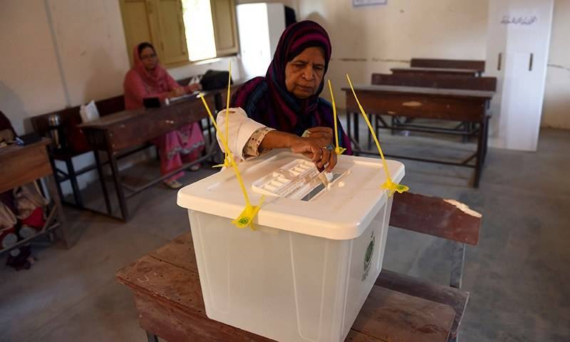 جھنگ میں ہونے والے پی پی 78کے ضمنی انتخاب کیلئے پولنگ کا عمل جاری 