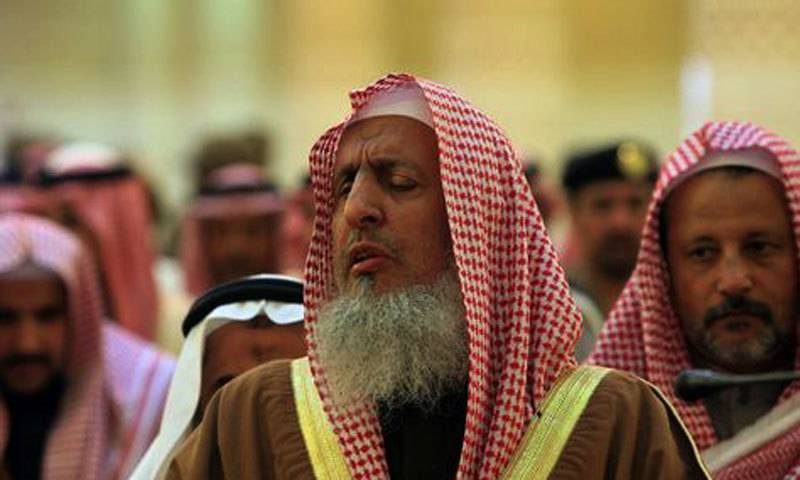  سعودی مفتی اعظم نے بیٹیوں کی تعلیم کے خلاف مبلغ کے بیان کی مذمت کردی