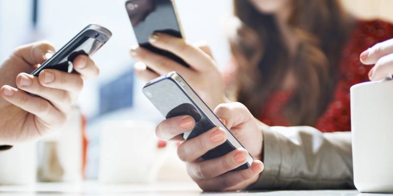 چین میں موبائل فون صارفین کی تعداد ایک ارب 30 کروڑ تک پہنچ گئی