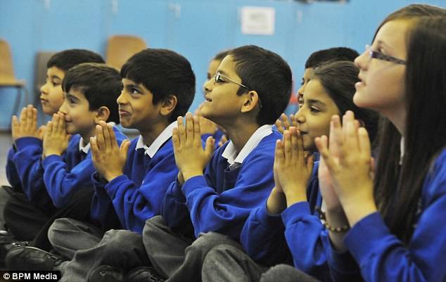 انگلینڈاورویلزمیں 26000مسلمان بچے کیتھولک سکول جاتے ہیں،رپورٹ