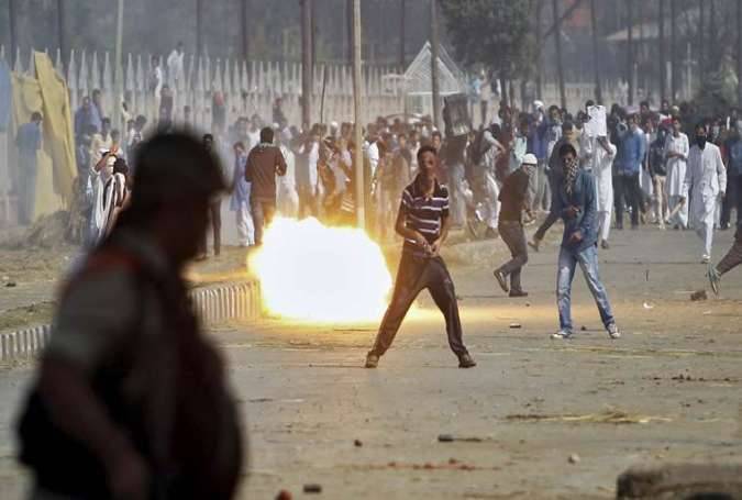 ٹیر گیس ، مرچی گیس اور پاوا شیلز کا شکار7673 افراد مختلف امراض میں مبتلا 