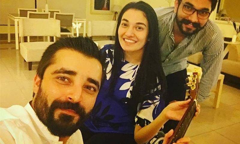 حمزہ علی عباسی اور سفیر منیبہ مزاری کی گلوکاری کی ویڈیو وائرل