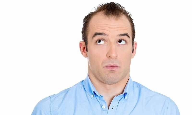 گفتگو کے دوران نظریں کیوں چراتے ہیں؟