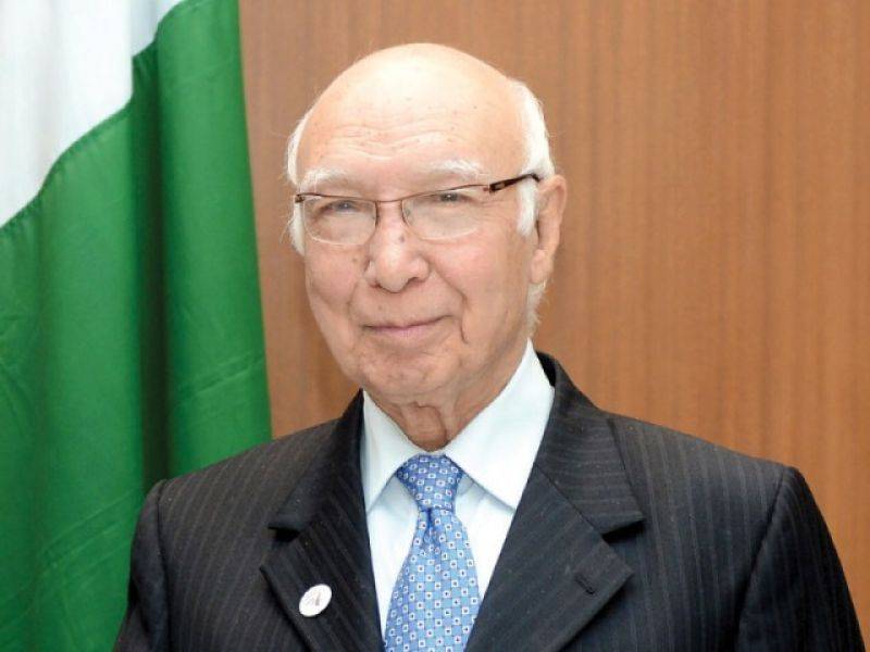 سرتاج عزیز کی اشرف غنی سے ملاقات ،افغانستان میں استحکام کے حوالے سے گفتگو
