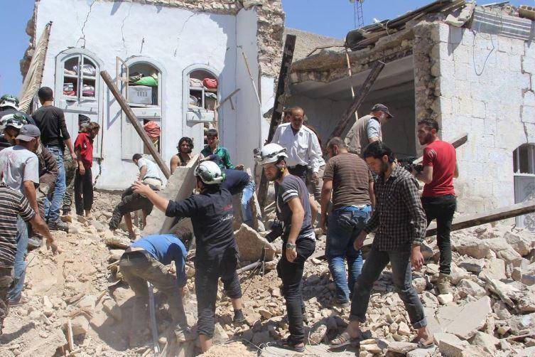 ادلب میں فضائی حملے، کم از کم 14 افراد ہلاک