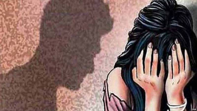  انٹرنیٹ پر خواتین کو ہراساں کرنے والے ہوشیار