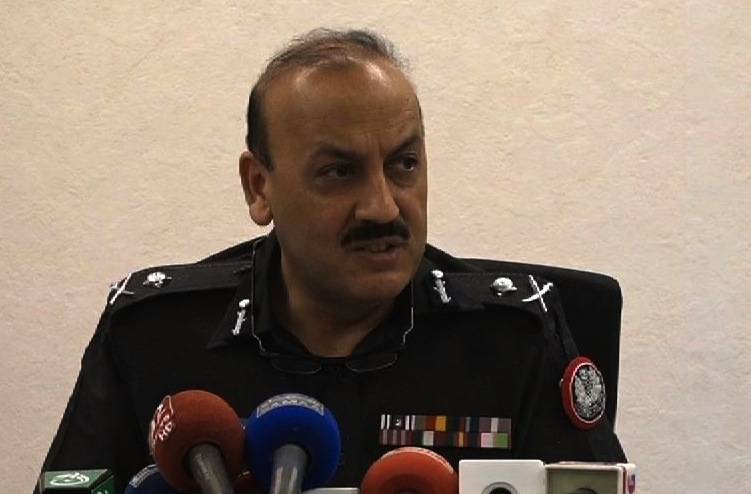 دہشت گردی سرحد پار سے ہوتی ہے، جب تک حکومت چاہے گی عہدے پر رہوں گا: آئی جی سندھ