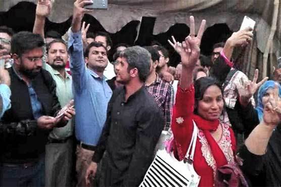 ینگ ڈاکٹرز ہڑتال پر: جنرل ہسپتال میں میڈیکل آفیسرز کی بھرتی کیلئے رش 