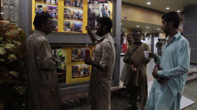 سینما مالکان آج سے بھارتی فلموں کی نمائش شروع کر دیں گے