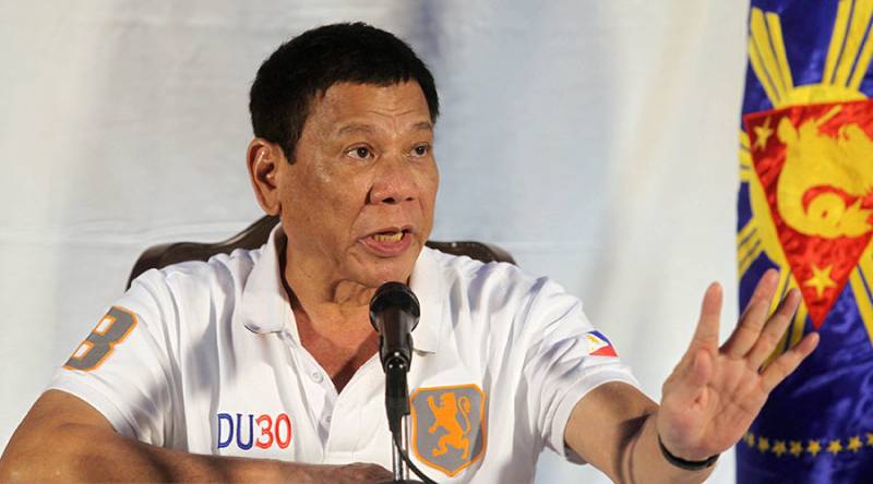 فلپائنی صدر کے خلاف قتل کی تحقیقات کا مطالبہ
