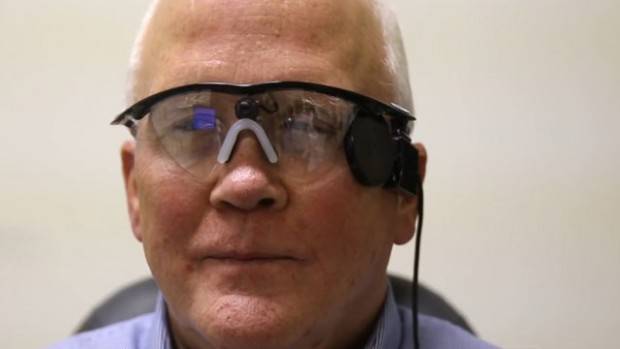 لندن: نیشنل ہیلتھ سروس نے دس نابینا افرا د کو”بائیونک آنکھ “ لگانے کا عندیہ دے دیا