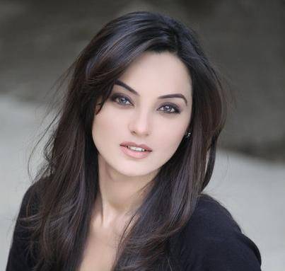 معروف پاکستانی اداکارہ سعدیہ خان فحش ترین فلم میں سامنے آگئیں