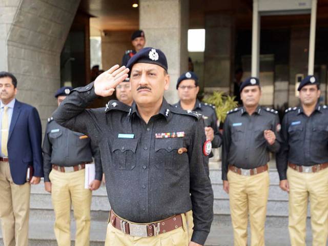 سندھ ہائیکورٹ کی جانب سے آئی جی سندھ اے ڈی خواجہ کو عہدے سے ہٹانے کے خلاف حکم امتناع جاری
