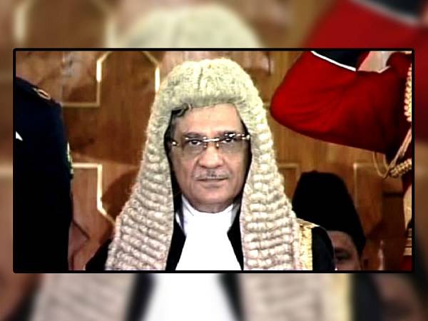 پاناما کیس: چیف جسٹس ثاقب نثار نے آتے ہی لارجر بینچ تشکیل دے دیا
