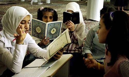  مسلمان بچوں کو نماز سکھانے پر نیا تنازع کھڑا ہو گیا، 5 لاکھ مسلمان کدھر جائیں