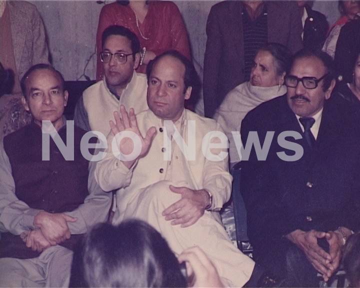 وزیر اعظم نواز شریف کی ایسی تصاویر جو پہلے کسی نے بھی نہ دیکھی ہوں گی