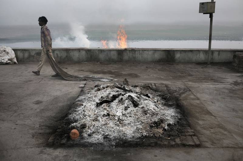 پشاور کے ہندو مردے جلانے کے بجائے دفن کرنے پر مجبور