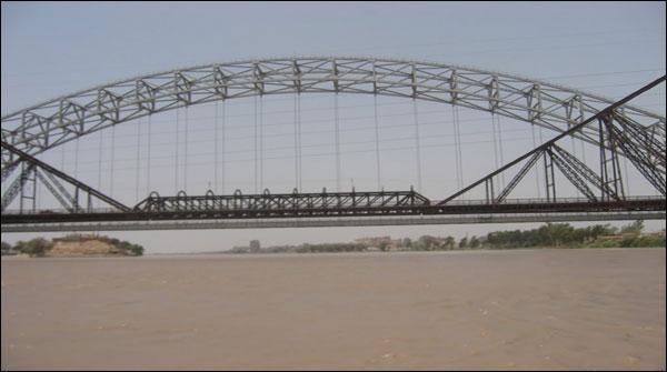  پل پر سیلفی لینے والا شخص دریائے سندھ میں گرگیا