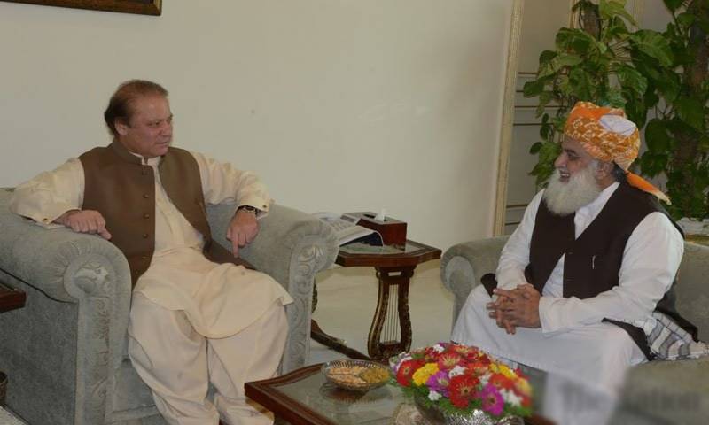 وزیراعظم نوازشریف کا فضل الرحمان کوفون،جلد صحت یابی کی دعا کی 