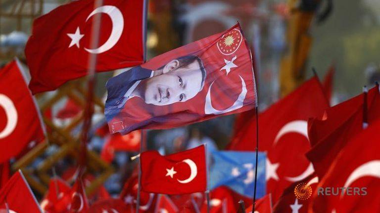 ترکی: ناکام بغاوت میں ملوث مزید 6000 عہدیدار برطرف