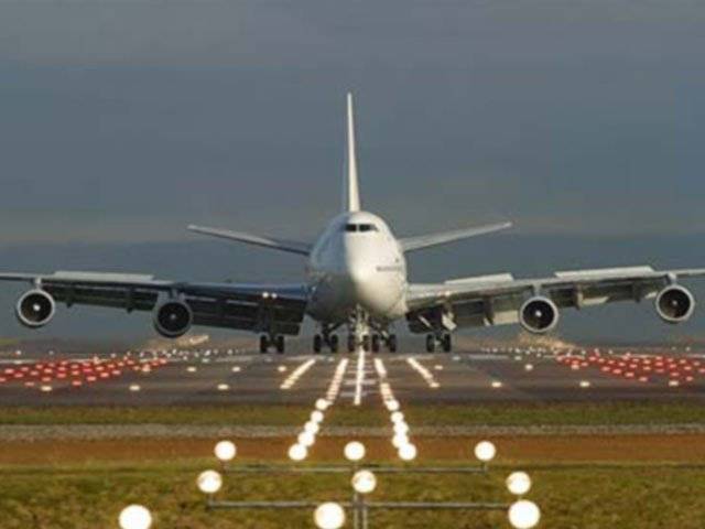 مانچسٹر سے لاہور آنے والی نجی ائیرلائن کی پرواز کے انجن میں آگ لگ گئی