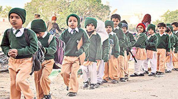 کراچی کا درجہ حرار ت 10 ڈگری،اسکولوں میں چھٹیوں کا مطالبہ