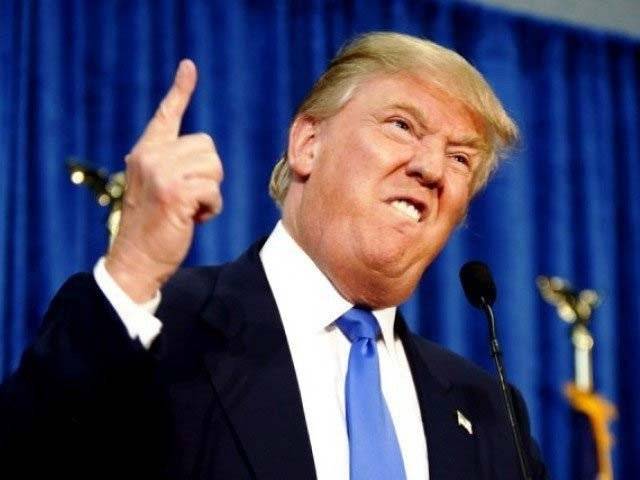 ڈونلڈ ٹرمپ کی نامناسب حرکات کی تصاویر منظر عام پر