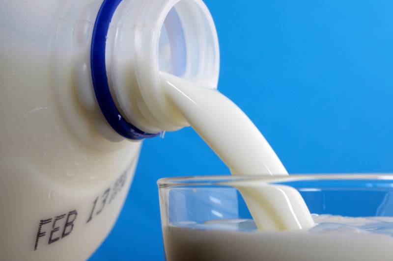 دودھ سے جلد کو خوبصورت بنانے کے گھریلو نسخے