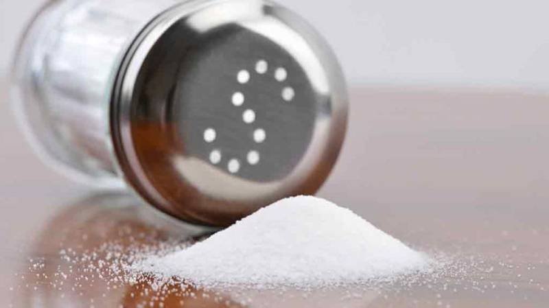کھانے میں نمک کی کم مقدار کئی امراض سے بچاتی ہے، تحقیق