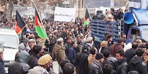 بھارت اپنی اوچھی حرکتوں سے باز نہ آیا،کابل میں پاکستانی سفارتخانے کے باہر مظاہرہ 