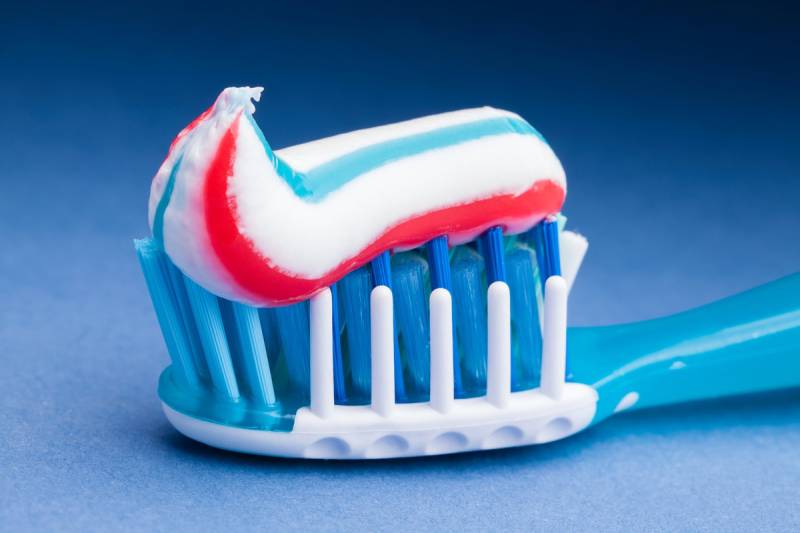 ٹوتھ پیسٹ کے یہ 15 حیران کن کمالات جانتے ہیں؟